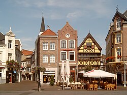 Sittard, monumentale panden op centraal plein foto1 2007-07-15 10.45